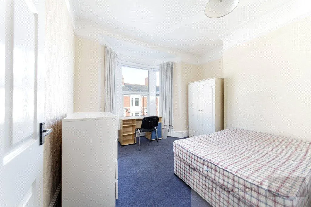 4 bedroom maisonette for rent