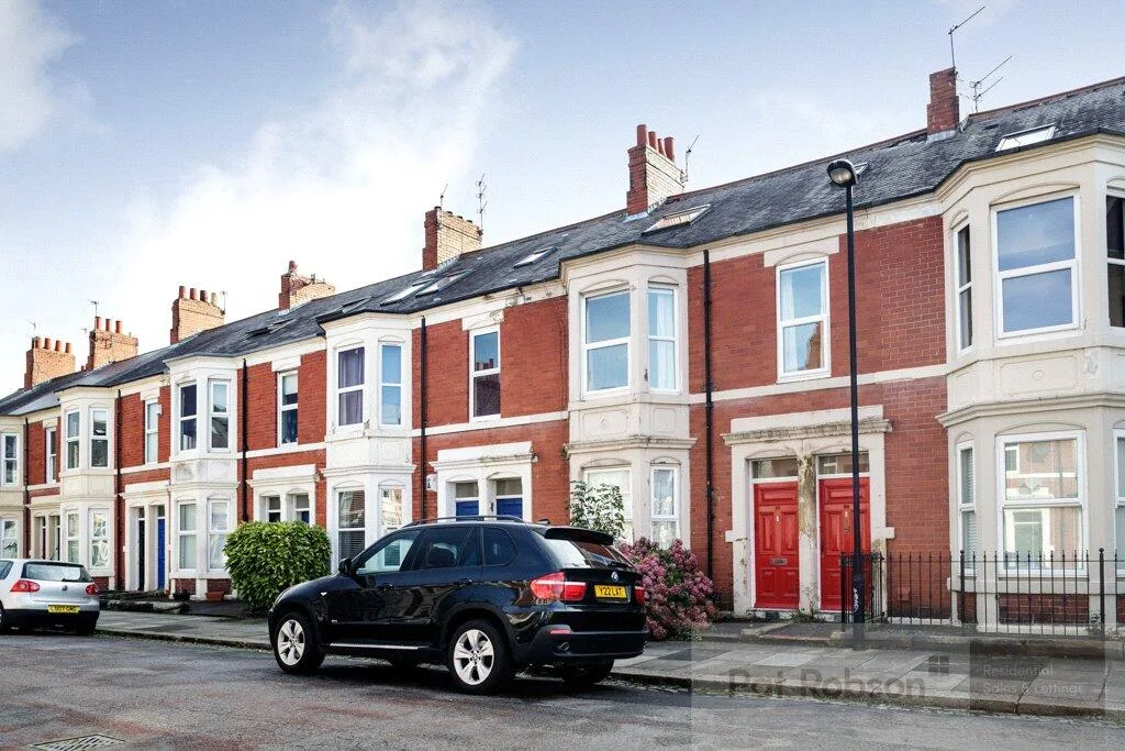4 bedroom maisonette for rent