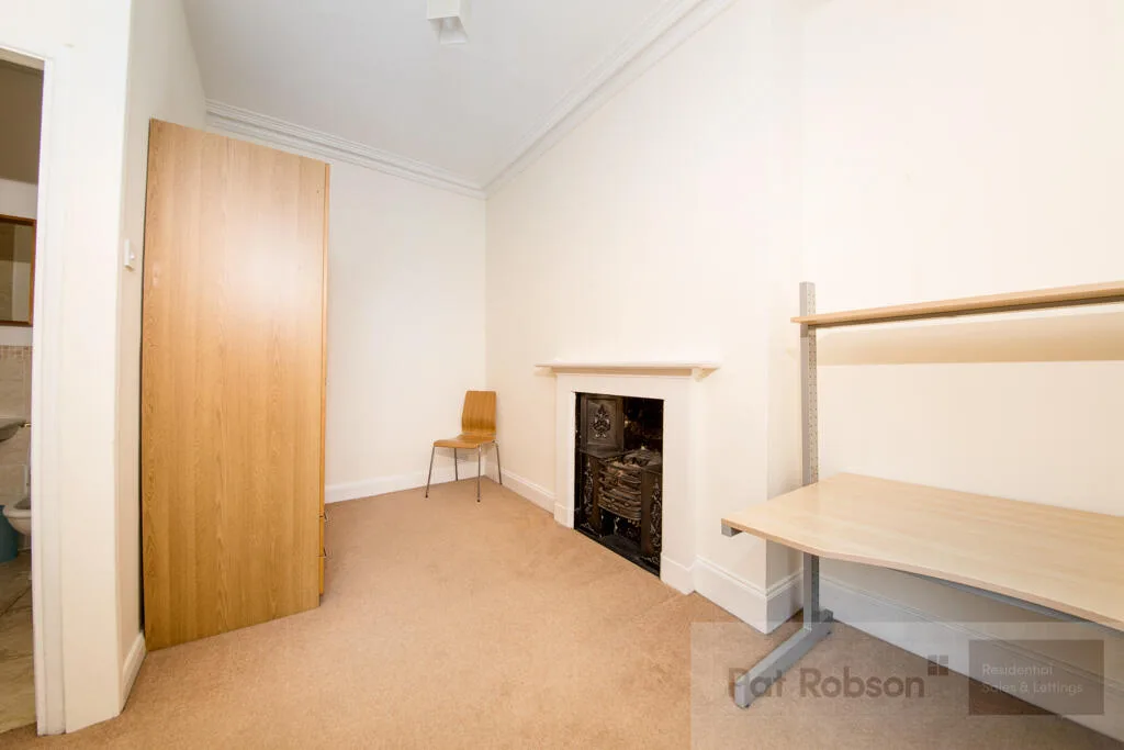 3 bedroom maisonette for rent