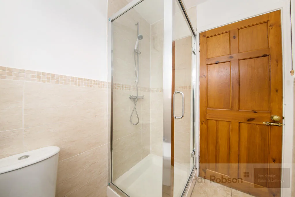 3 bedroom maisonette for rent