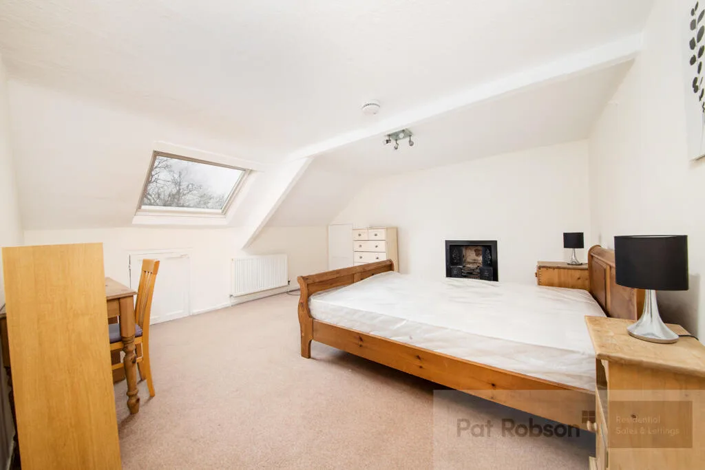 3 bedroom maisonette for rent