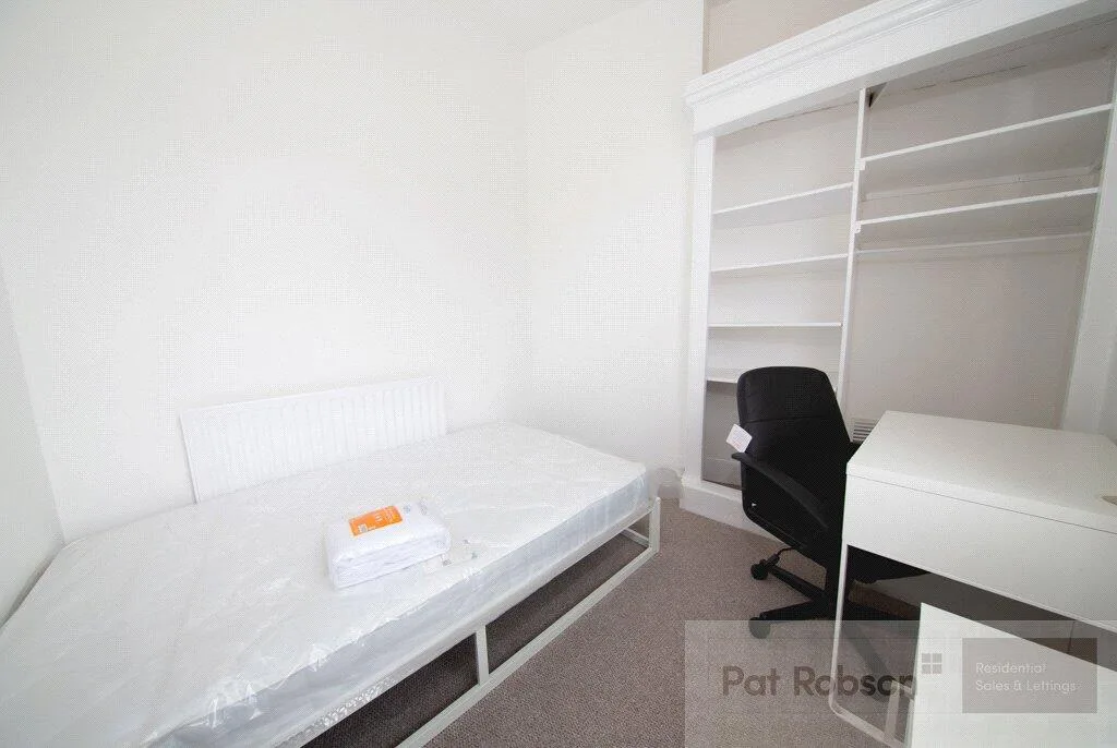 5 bedroom property for rent
