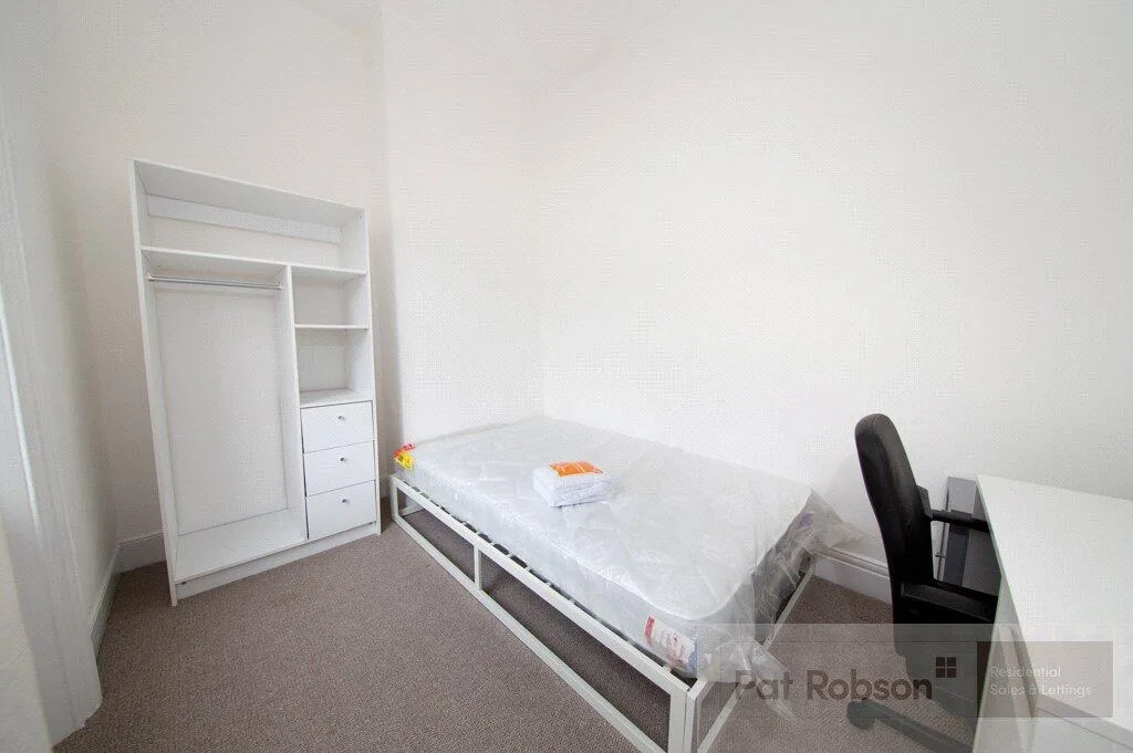 5 bedroom property for rent