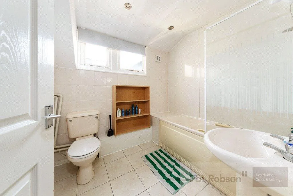 6 bedroom house for rent