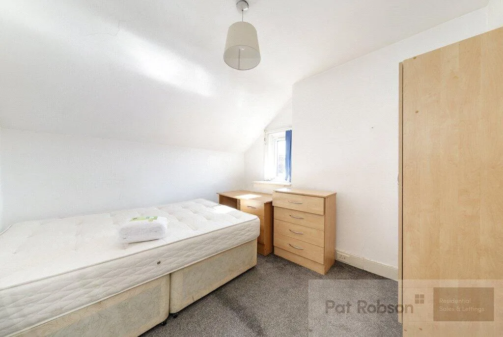 6 bedroom house for rent