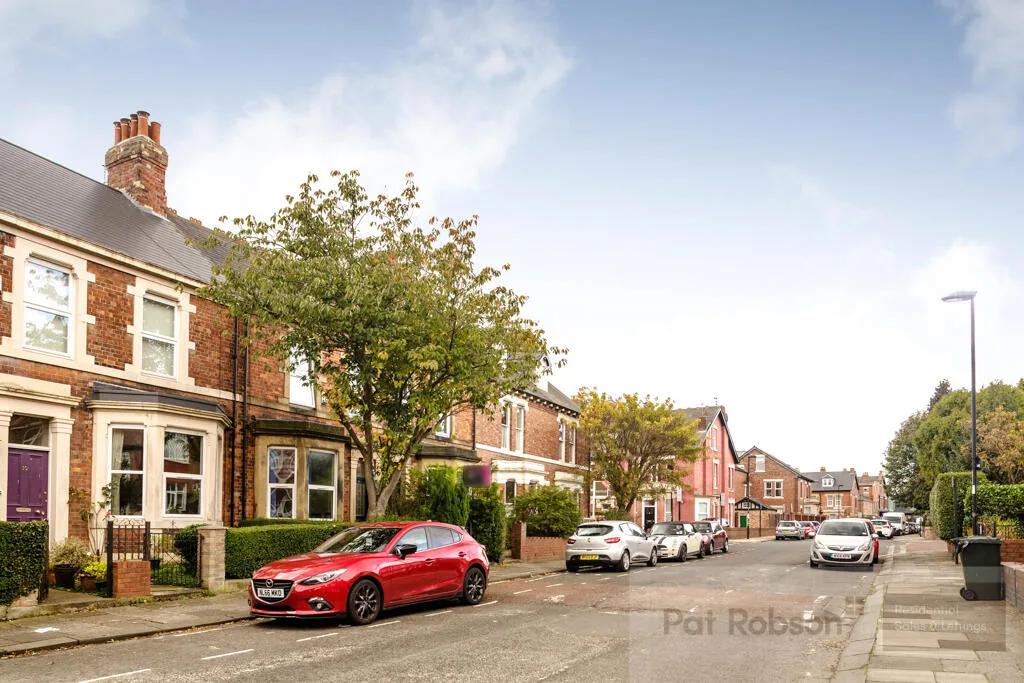 6 bedroom house for rent