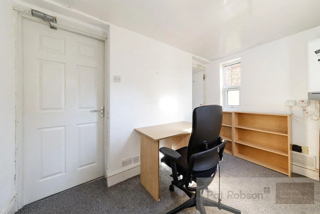6 bedroom house for rent