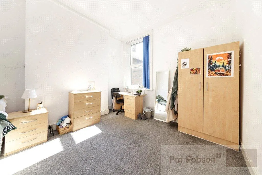 6 bedroom house for rent
