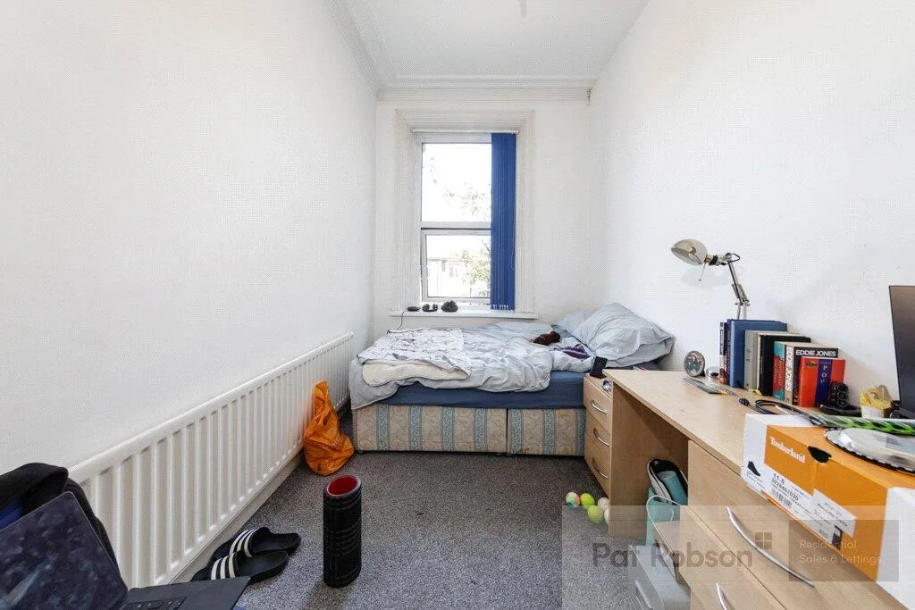 6 bedroom house for rent