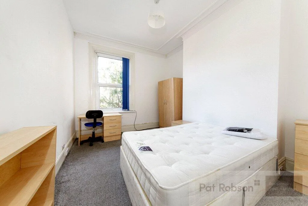 6 bedroom house for rent