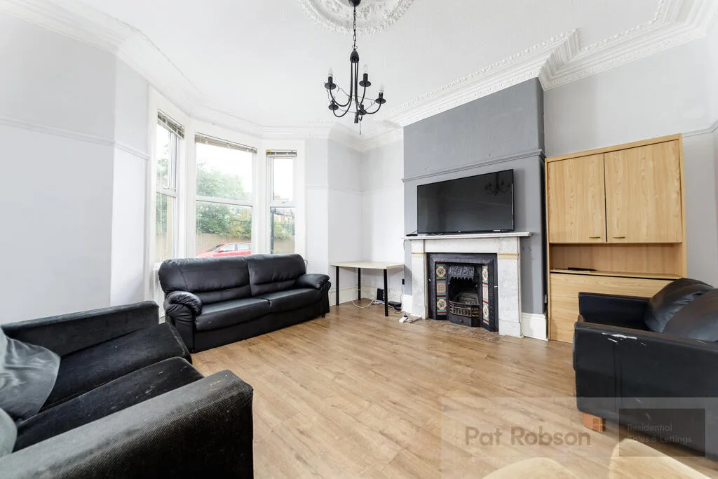 8 bedroom house for rent