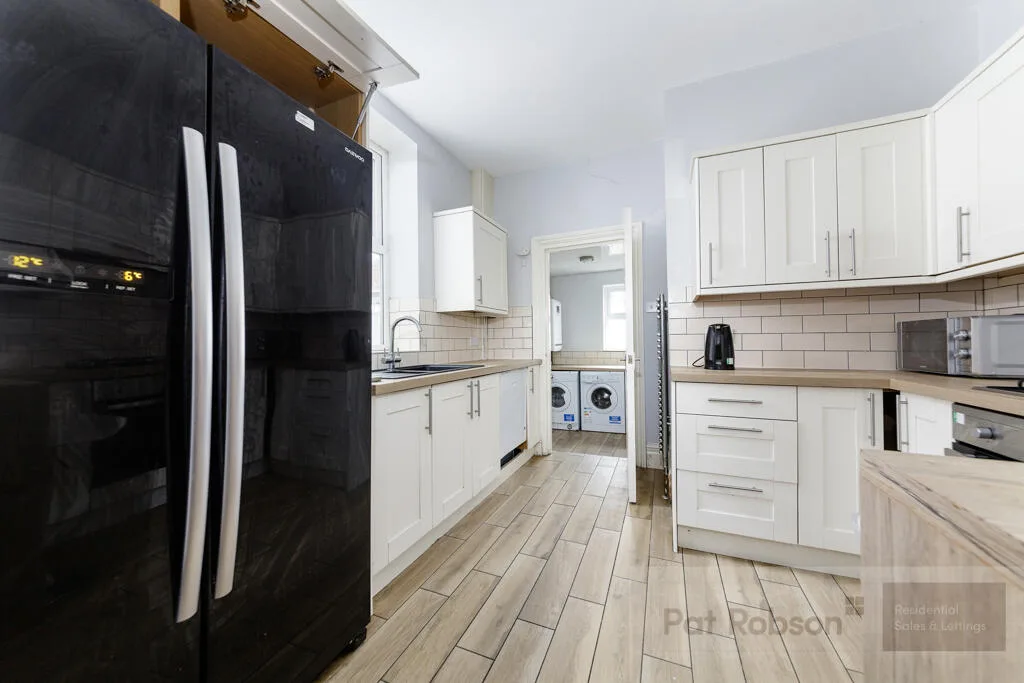8 bedroom house for rent