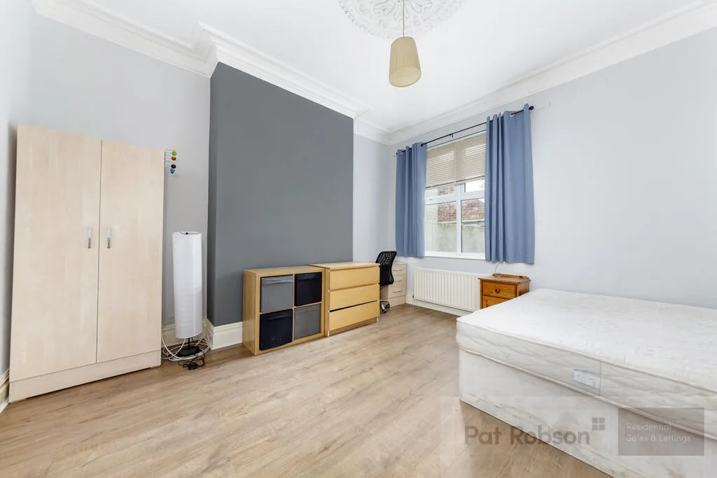 8 bedroom house for rent