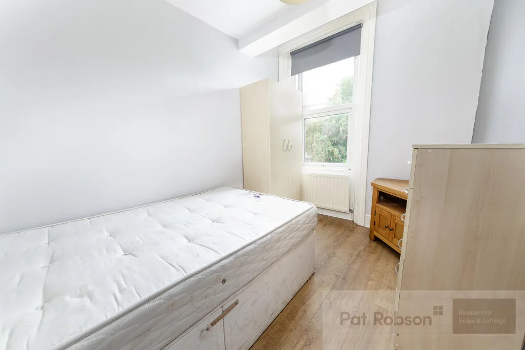 8 bedroom house for rent