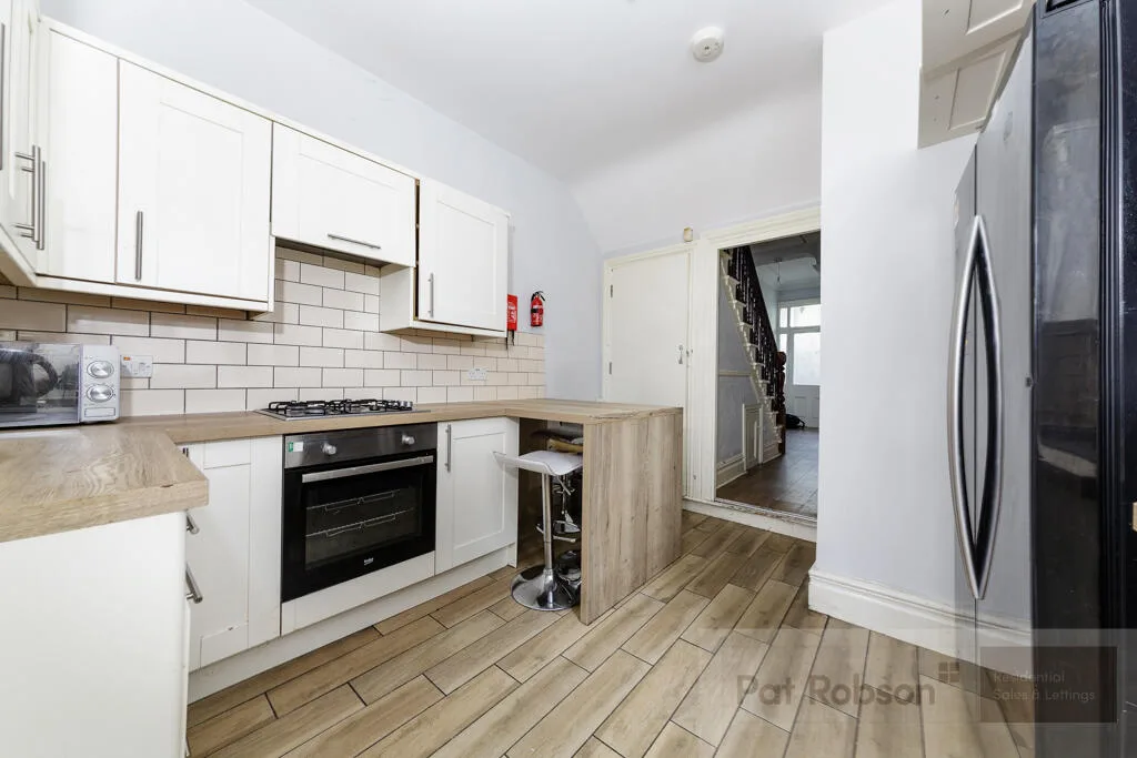 8 bedroom house for rent