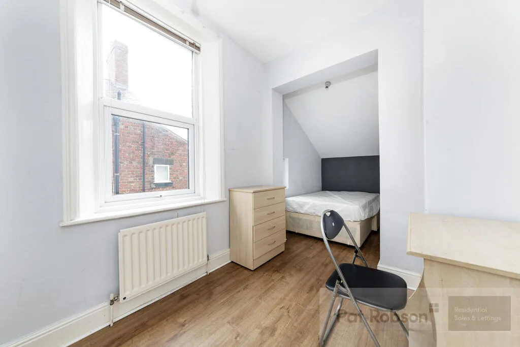 8 bedroom house for rent