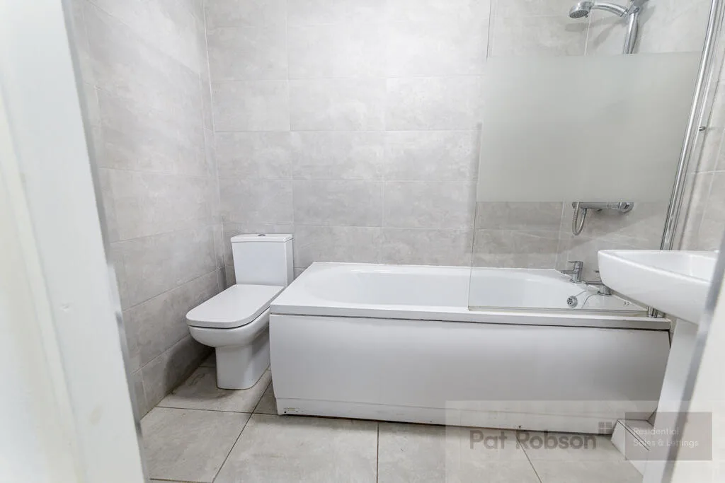 8 bedroom house for rent