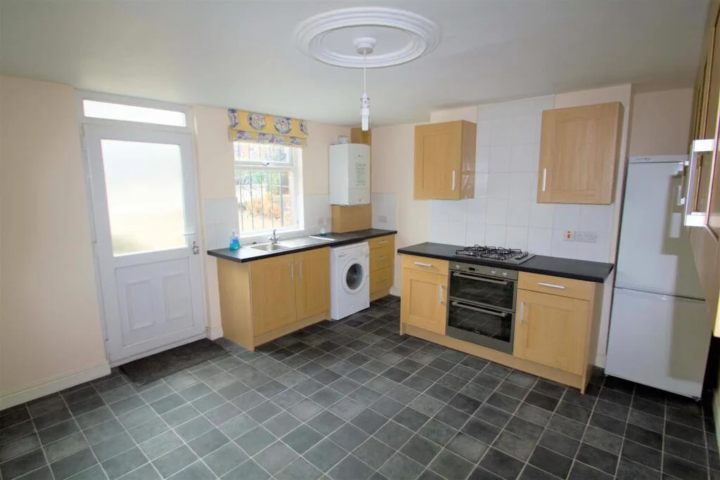 4 bedroom terraced house for rent