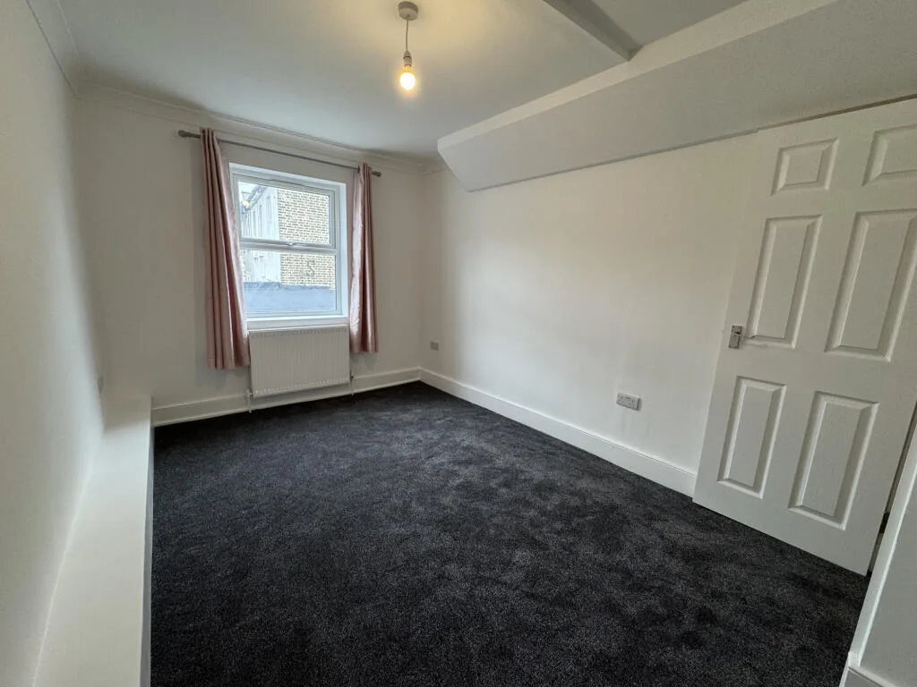 2 bedroom semi-detached house for rent