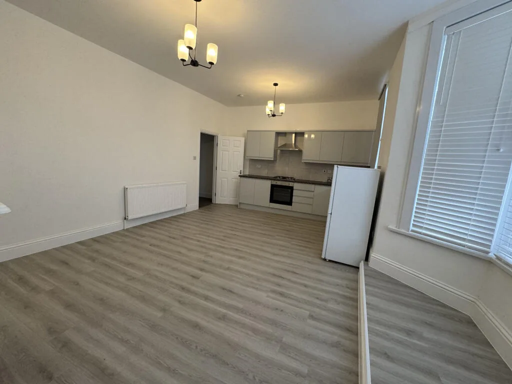 2 bedroom semi-detached house for rent