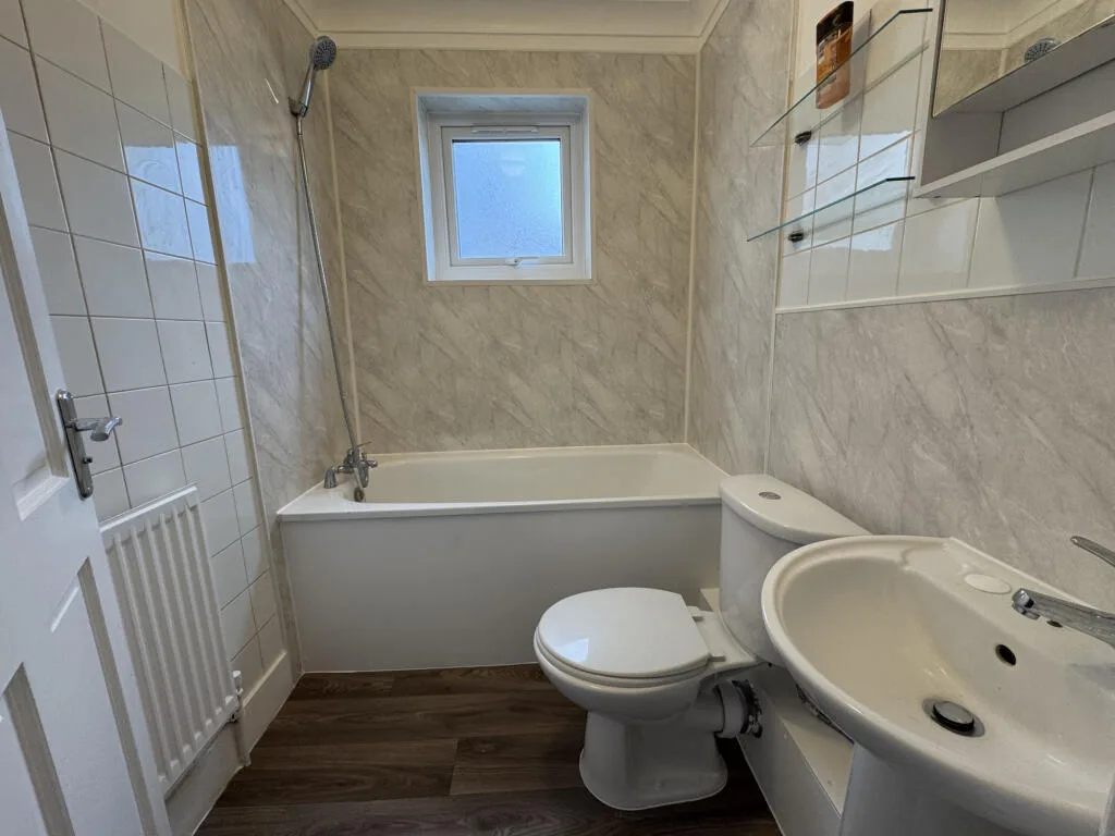 2 bedroom semi-detached house for rent
