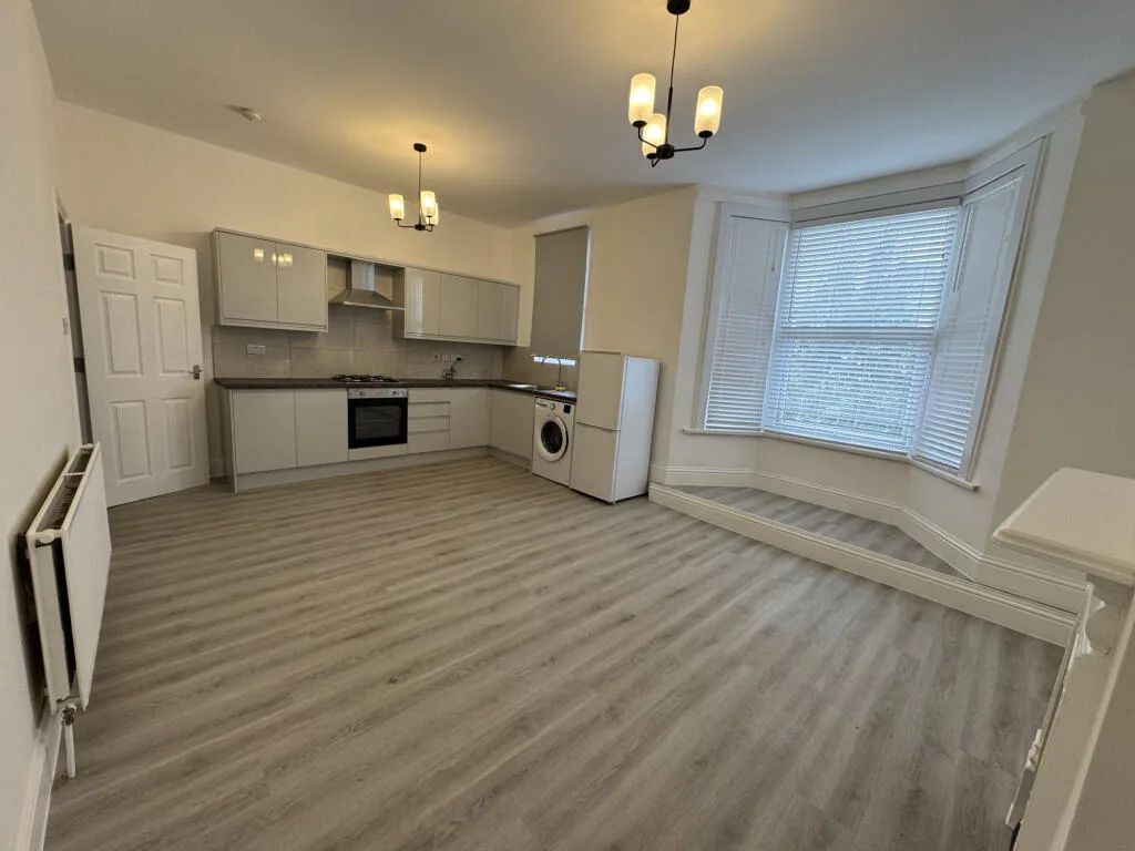 2 bedroom semi-detached house for rent