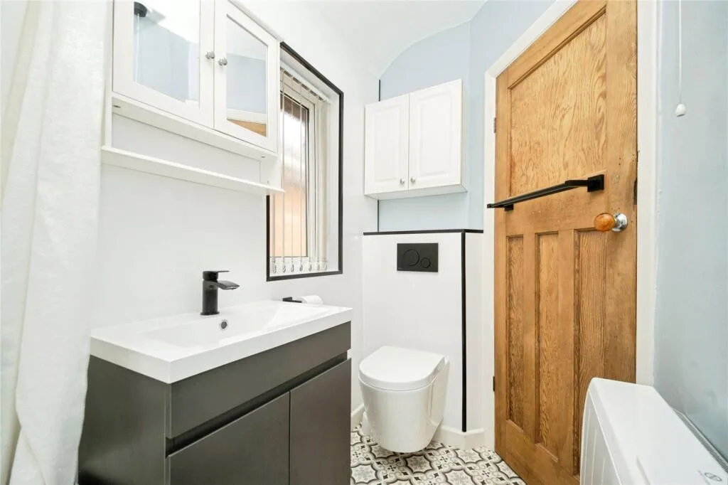 2 bedroom semi-detached house for rent