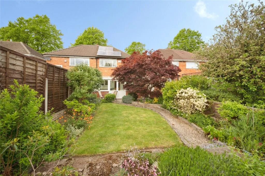 2 bedroom semi-detached house for rent