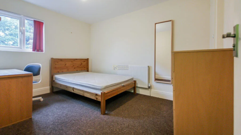 7 bedroom terraced house for rent
