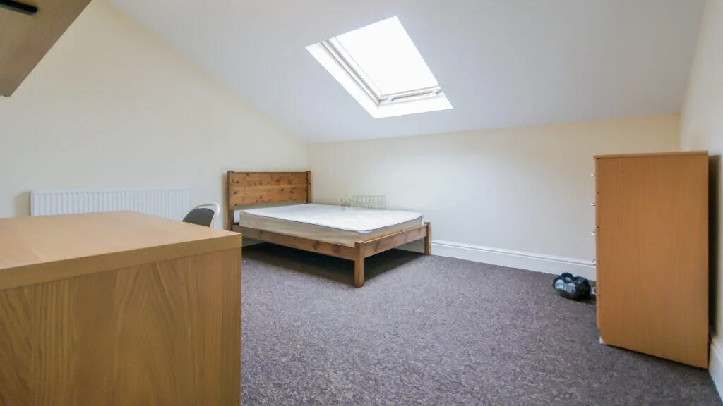 7 bedroom terraced house for rent