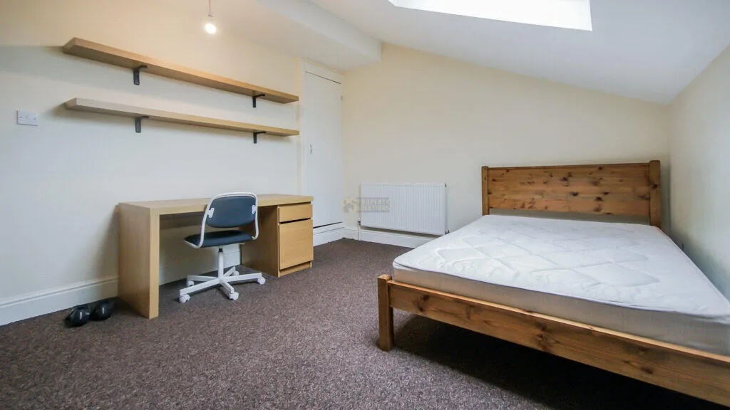 7 bedroom terraced house for rent