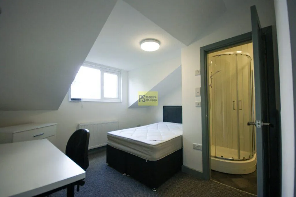 6 bedroom terraced house for rent