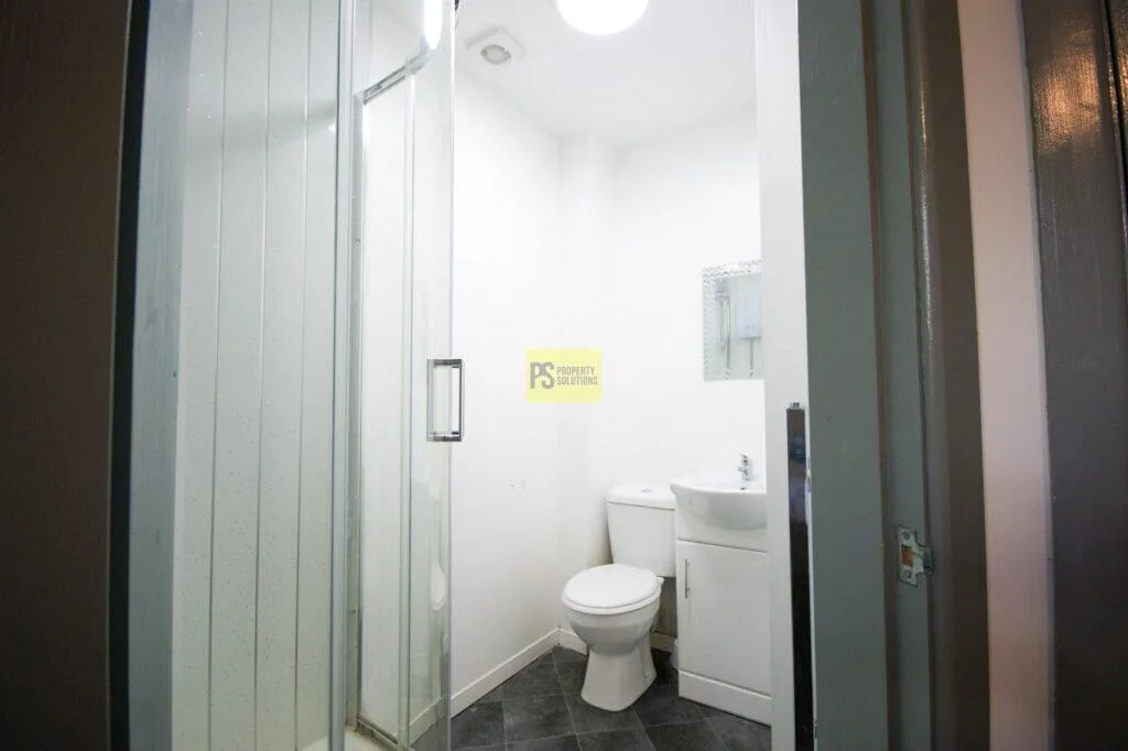 6 bedroom terraced house for rent