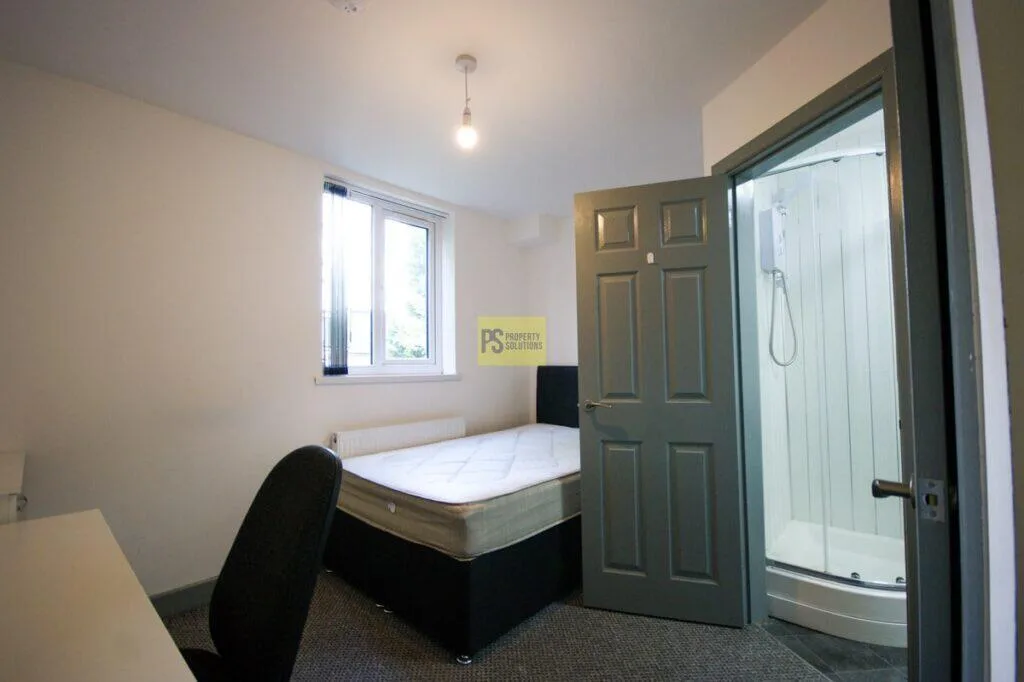 6 bedroom terraced house for rent
