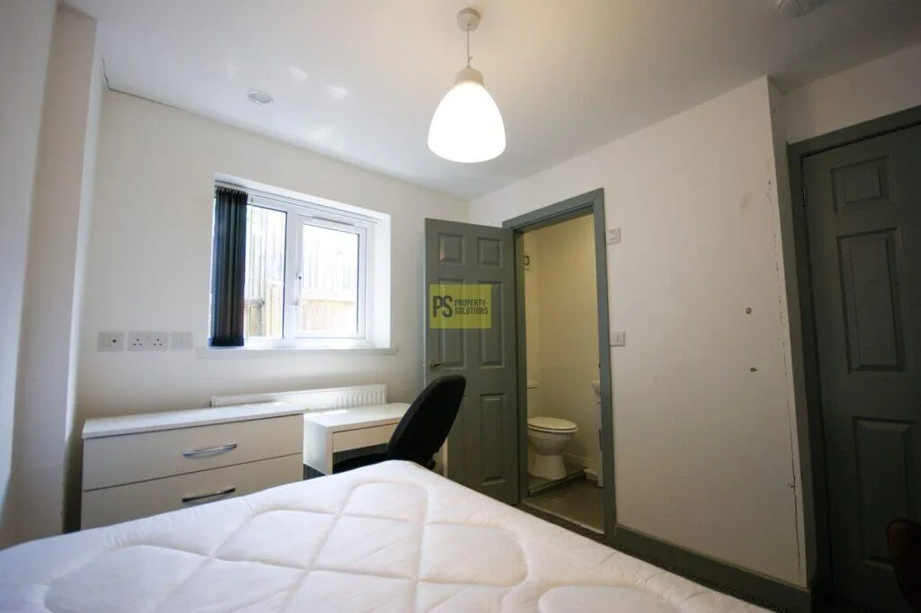 6 bedroom terraced house for rent