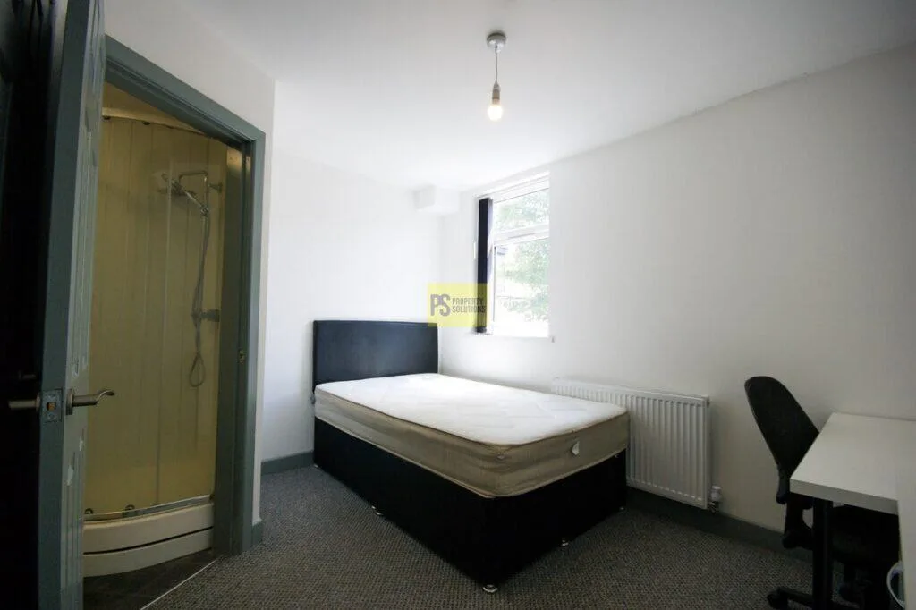 6 bedroom terraced house for rent