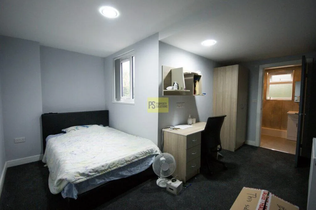 7 bedroom terraced house for rent