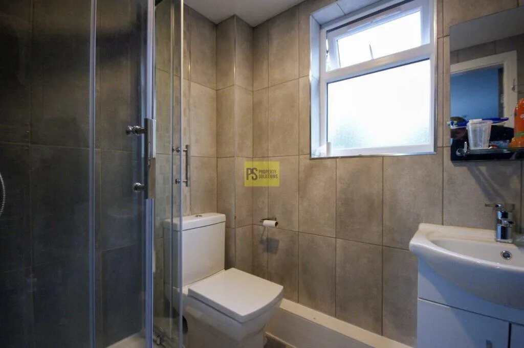 7 bedroom terraced house for rent
