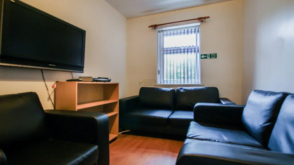 6 bedroom terraced house for rent