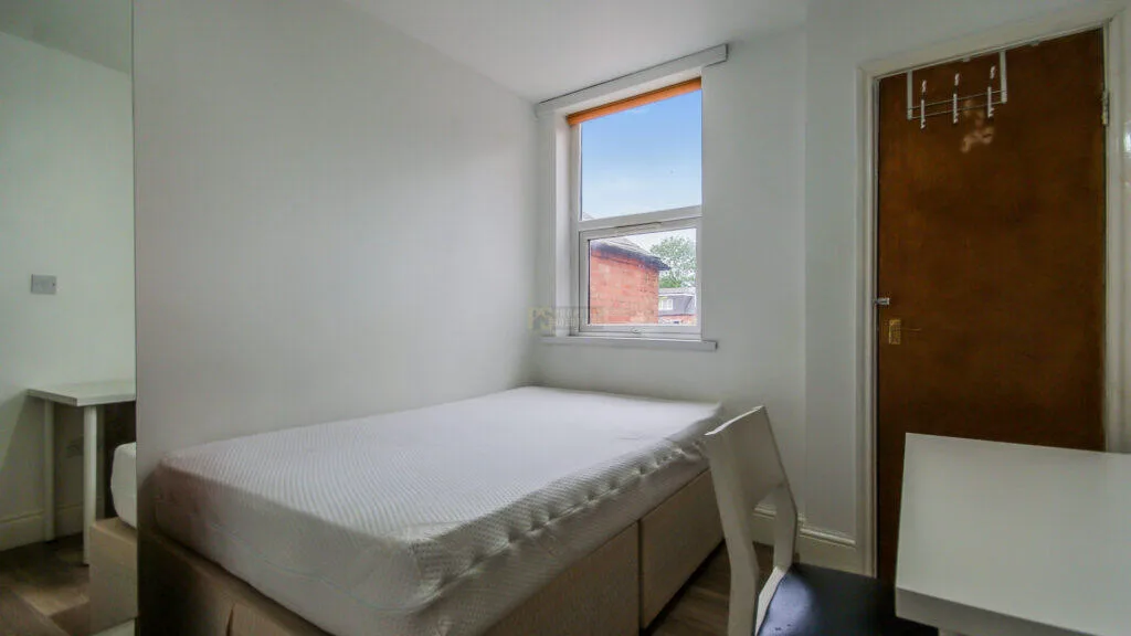 6 bedroom terraced house for rent