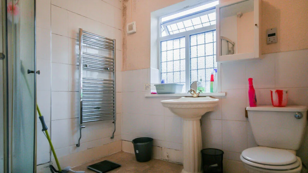5 bedroom terraced house for rent