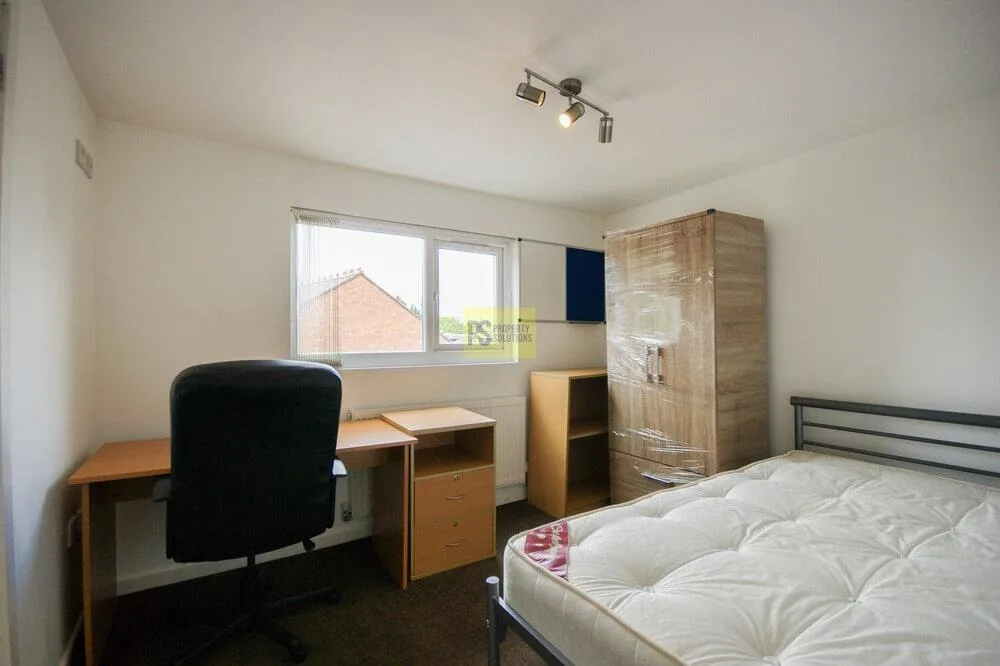 6 bedroom terraced house for rent