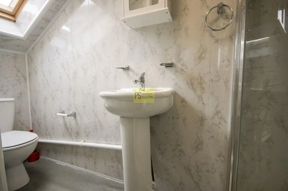 6 bedroom terraced house for rent