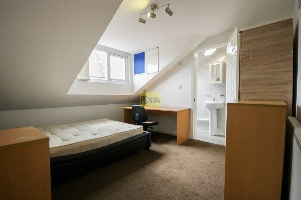 6 bedroom terraced house for rent