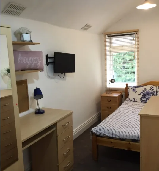 5 bedroom house for rent
