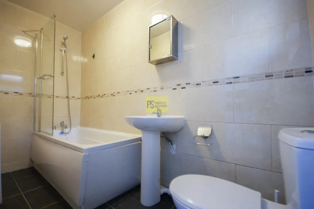 5 bedroom terraced house for rent