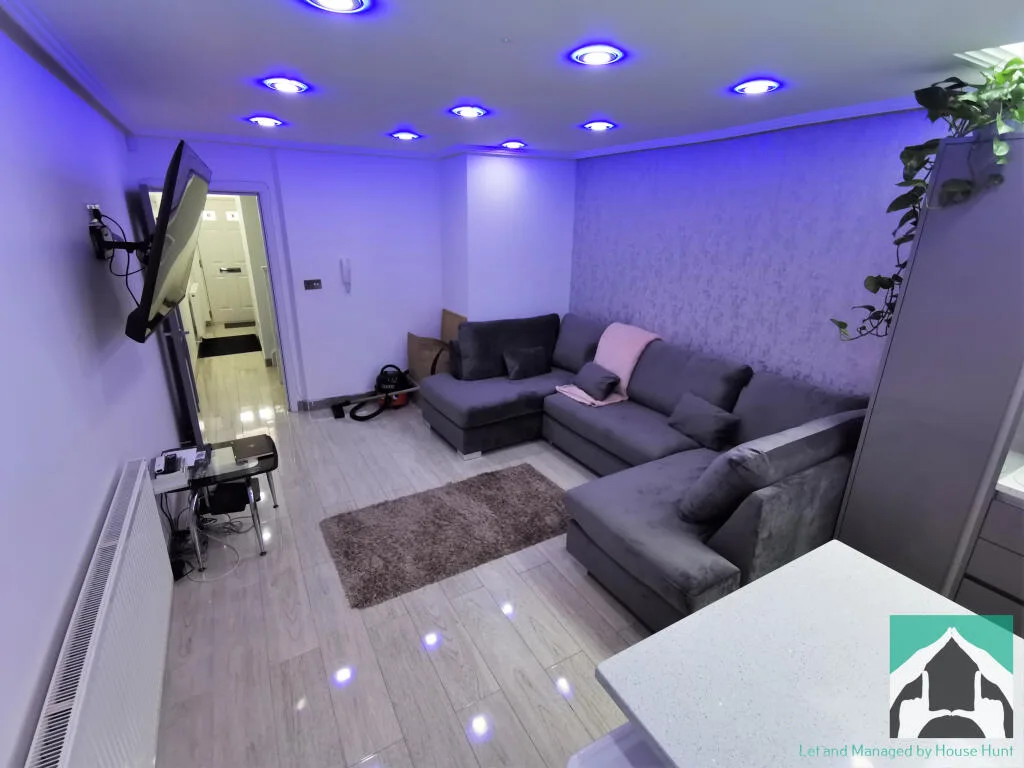 8 bedroom house for rent