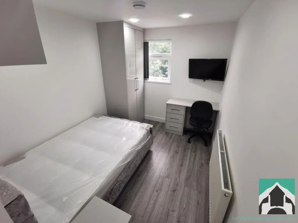 8 bedroom house for rent