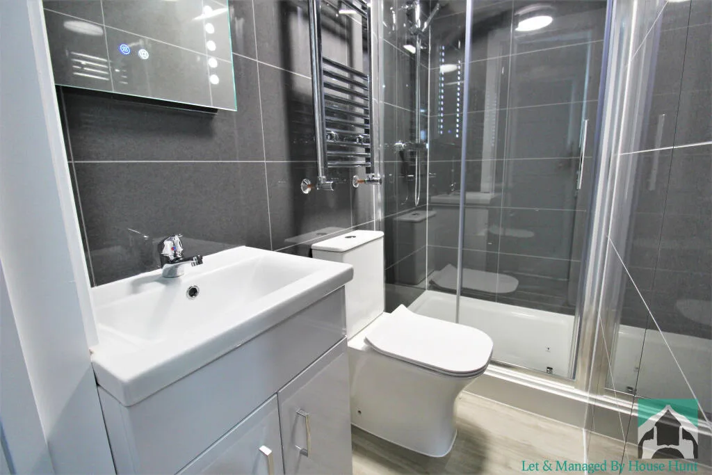 6 bedroom house for rent