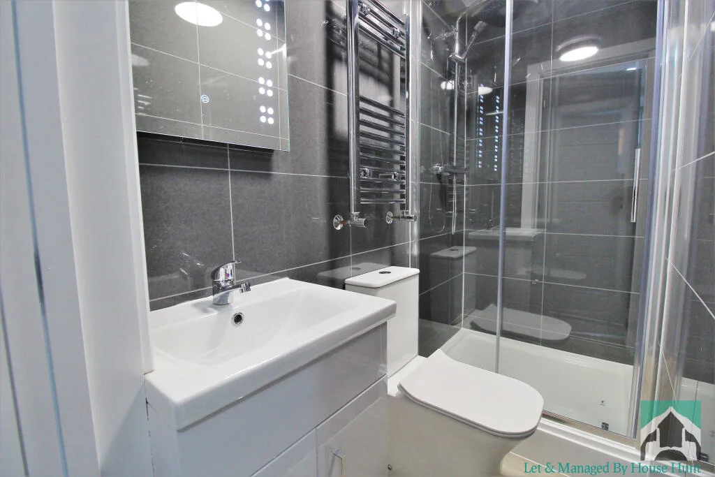 6 bedroom house for rent